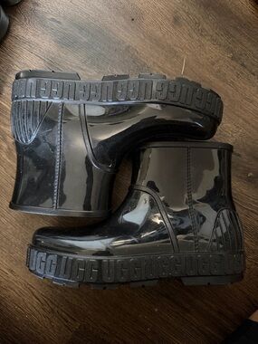 UGG Black Patent Platform Ankle Rain Boots
